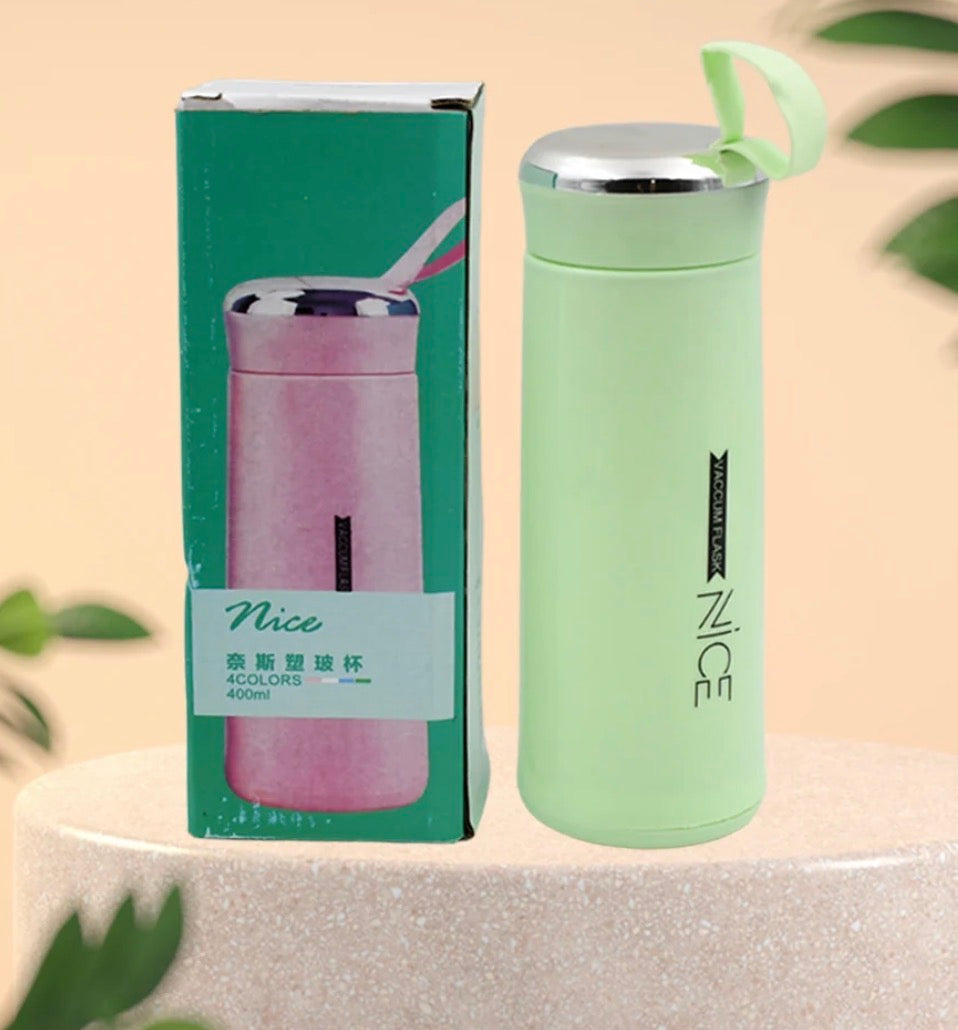LuxeLookss Vacuum Flask Water Bottle – Leak-Resistant Travel Bottle